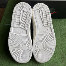 Load image into Gallery viewer, Jordan V.A.A. Alaska 1s Size 8.5
