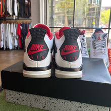 Load image into Gallery viewer, Jordan Fire Red 4s Size 10.5
