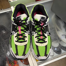 Load image into Gallery viewer, Nike Zoom Electric Green Vomeros Size 11.5
