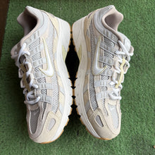 Load image into Gallery viewer, Nike P-6000s Size 9W/7.5M
