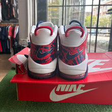 Load image into Gallery viewer, Nike USA Uptempos Size 13
