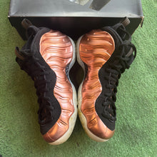 Load image into Gallery viewer, Nike Copper Foamposites Size 9
