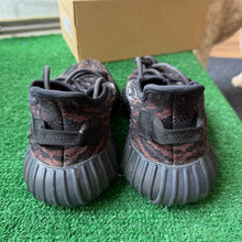 Load image into Gallery viewer, Adidas Yeezy MX Rock 350V2s Size 5.5

