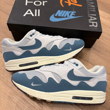 Load image into Gallery viewer, Nike Patta Waves Noise Aqua Air Max 1s Size 12.5
