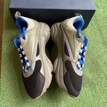 Load image into Gallery viewer, Christian Dior B22s Size 45
