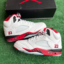 Load image into Gallery viewer, Jordan Black Tongue Fire Red 5s Size 11
