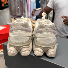 Load image into Gallery viewer, New Balance 9060s Size 8
