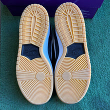 Load image into Gallery viewer, Nike SB Black White Gum Dunks Size 11.5
