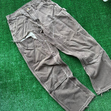 Load image into Gallery viewer, Vintage Carhartt Pants Size 30 x 30
