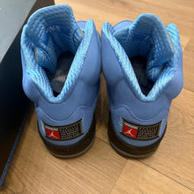 Load image into Gallery viewer, Jordan UNC 5s Size 10.5
