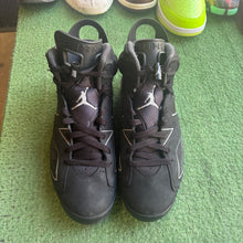Load image into Gallery viewer, Jordan Cap And Gown 6s Size 8
