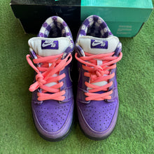 Load image into Gallery viewer, Nike Purple Lobster SB Low Dunks Size 8
