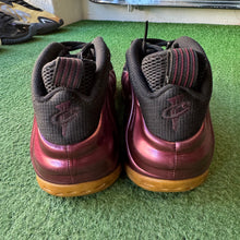 Load image into Gallery viewer, Nike Maroon Foamposites Size 10
