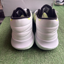Load image into Gallery viewer, Nike Kyrie Summit White Flytrap 5s Size 13
