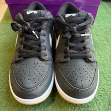 Load image into Gallery viewer, Nike SB Black White Gum Dunks Size 11.5
