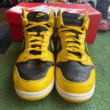 Load image into Gallery viewer, Nike Iowa High Dunks Size 13
