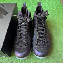 Load image into Gallery viewer, Nike Eggplant Foamposites Size 9.5

