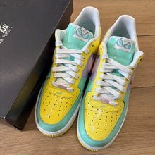 Load image into Gallery viewer, Nike Easter Air Force 1s Size 11
