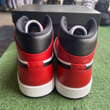 Load image into Gallery viewer, Jordan Chicago Toe Mid 1s Size 7.5
