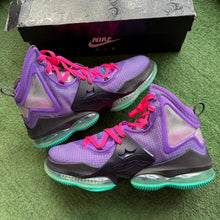 Load image into Gallery viewer, Nike LeBron DJ Bron 19s Size 11.5
