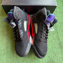Load image into Gallery viewer, Jordan Top 3 5s Size 7Y
