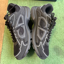 Load image into Gallery viewer, Dior B30s Size 44
