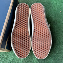 Load image into Gallery viewer, Vans Notre OG Style 36 LXs Size 10
