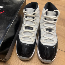 Load image into Gallery viewer, Jordan Concord 11s Size 10
