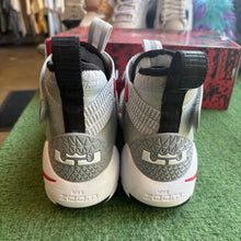 Load image into Gallery viewer, Nike LeBron Soldier 11s Size 8
