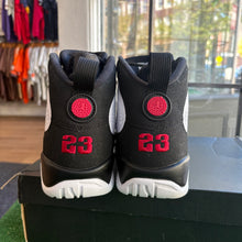 Load image into Gallery viewer, Jordan OG 9s Size 9
