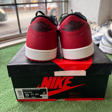 Load image into Gallery viewer, Jordan Black Toe 1 Lows Size 13

