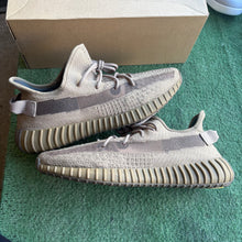 Load image into Gallery viewer, Adidas Yeezy Earth 350V2s Size 13
