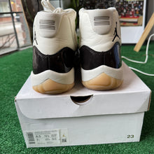 Load image into Gallery viewer, Jordan Neapolitan 11s Size 8.5W/7M
