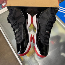 Load image into Gallery viewer, Jordan Bred 11s Size 9.5

