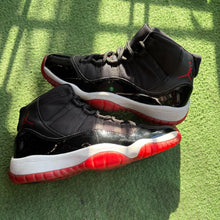 Load image into Gallery viewer, Jordan Bred 11s Size 7Y
