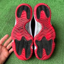Load image into Gallery viewer, Jordan Velvet Bred 11s Size 10.5W/9M
