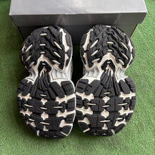 Load image into Gallery viewer, Balenciaga 10XLs Size 46
