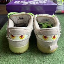 Load image into Gallery viewer, Nike SB Mummy Low Dunks Size 11
