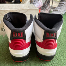 Load image into Gallery viewer, Jordan Chicago 2s Size 7.5W/6M
