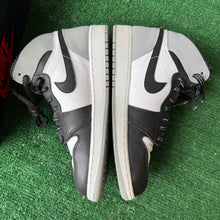 Load image into Gallery viewer, Jordan Baron 1s Size 7Y
