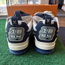 Load image into Gallery viewer, Louis Vuitton Skates Size 11UK
