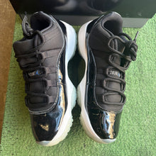 Load image into Gallery viewer, Jordan Space Jam Low 11s Size 9
