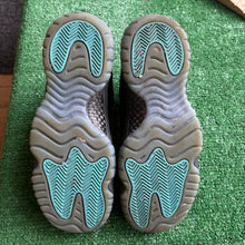 Load image into Gallery viewer, Jordan Gamma 11s Size 7Y
