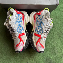 Load image into Gallery viewer, Balenciaga Runners Size 41
