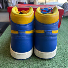 Load image into Gallery viewer, Jordan Reverse Laney 1s Size 10W/8.5M
