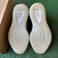 Load image into Gallery viewer, Yeezy Zebra 350 V2s Size 12
