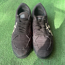 Load image into Gallery viewer, Off White Vulcanized Sneakers Size 43
