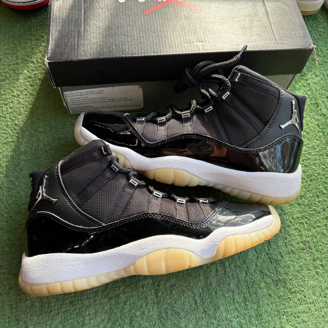 Jordan Jubilee 11s Size 6Y