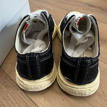 Load image into Gallery viewer, Maison Mihara OG Sole Peterson Canvas Lows Size 40
