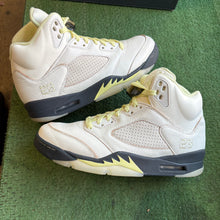 Load image into Gallery viewer, Jordan Luminous Green 5s Size 10.5W/9M
